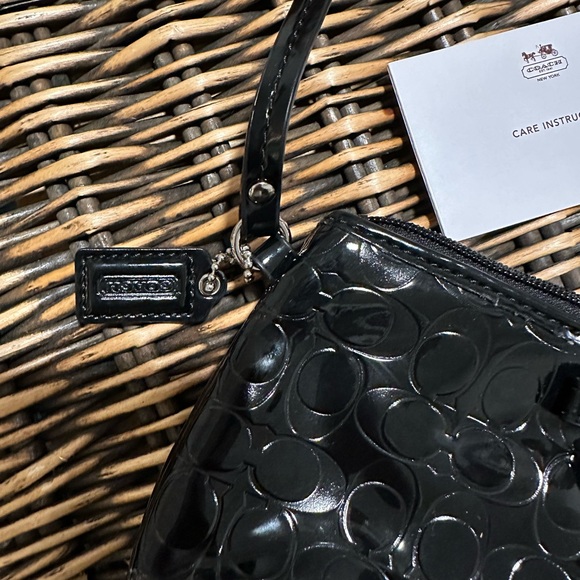 Coach Wristlet - Picture 4 of 8